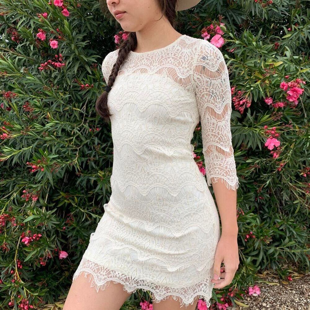 Lace Ivory Dress 🌞